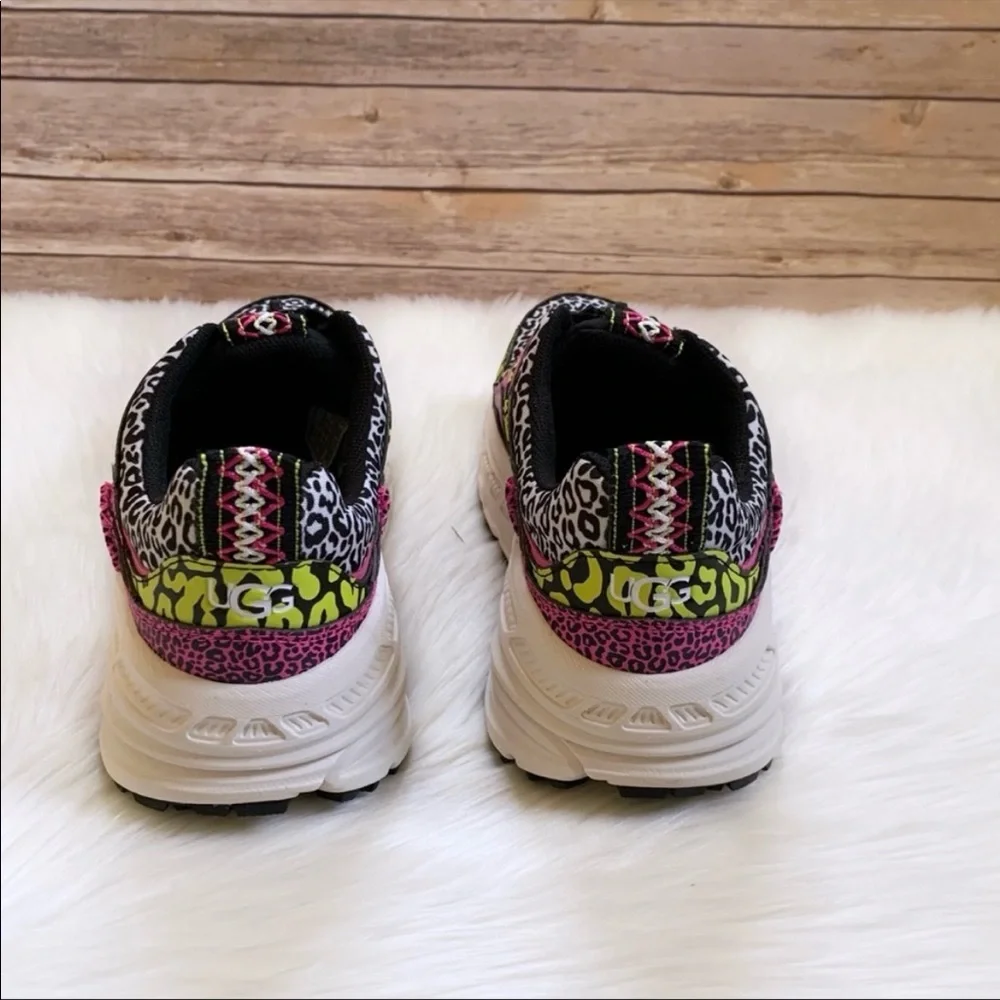 UGG CA805 Zip Safari Sneaker - Picture 6 of 8